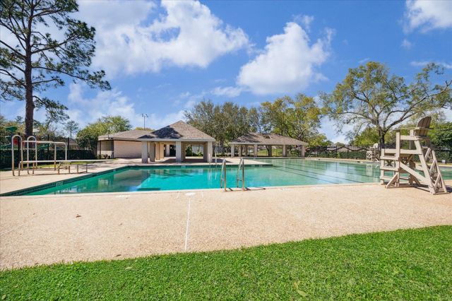 16427 Clearcrest Drive, Houston, TX 77059