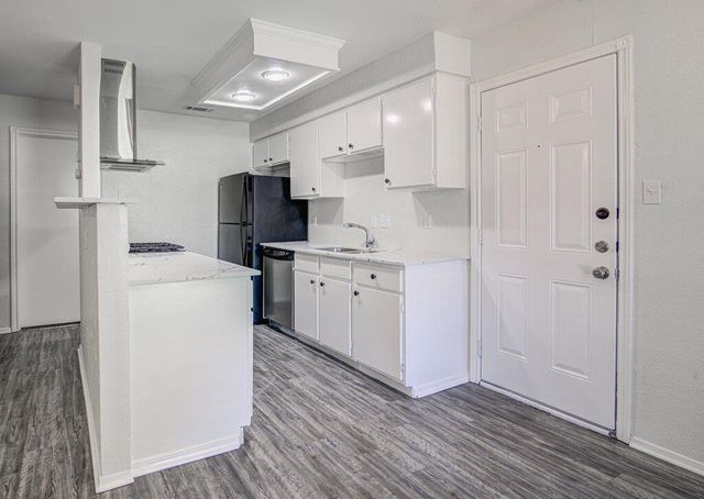 5301 Indio CIR B, Austin, TX 78745