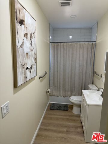 1715 W 64th Street, Los Angeles, CA 90047