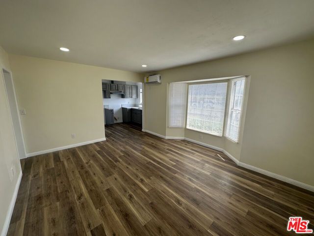 1715 W 64th Street, Los Angeles, CA 90047