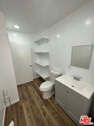 1715 W 64th Street, Los Angeles, CA 90047