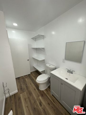 1715 W 64th Street, Los Angeles, CA 90047