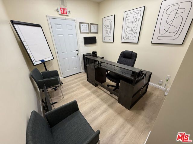 1715 W 64th Street, Los Angeles, CA 90047