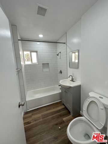 1715 W 64th Street, Los Angeles, CA 90047