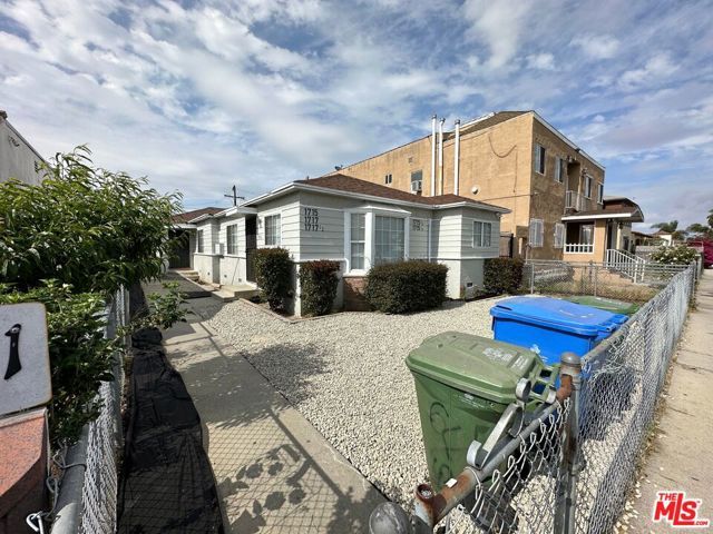 1715 W 64th Street, Los Angeles, CA 90047