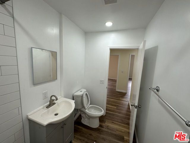 1715 W 64th Street, Los Angeles, CA 90047