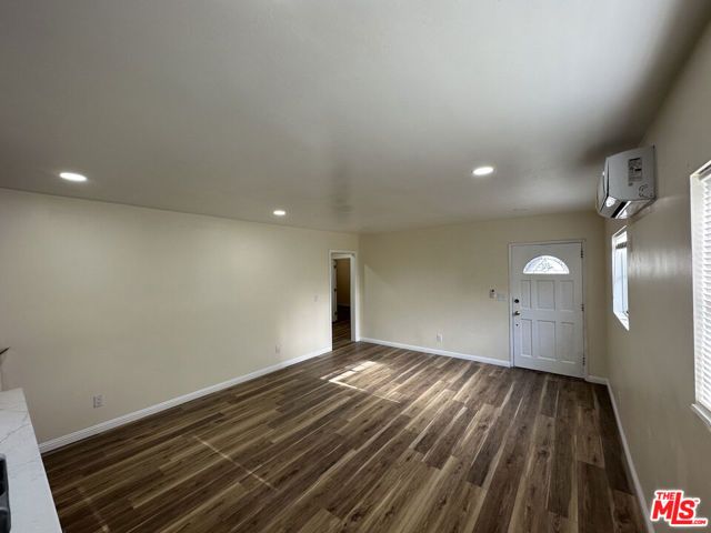 1715 W 64th Street, Los Angeles, CA 90047