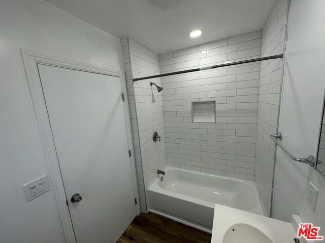 1715 W 64th Street, Los Angeles, CA 90047