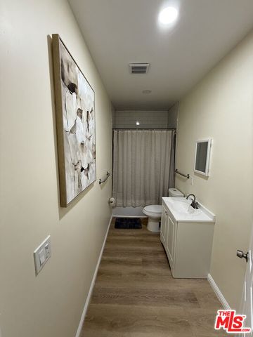 1715 W 64th Street, Los Angeles, CA 90047