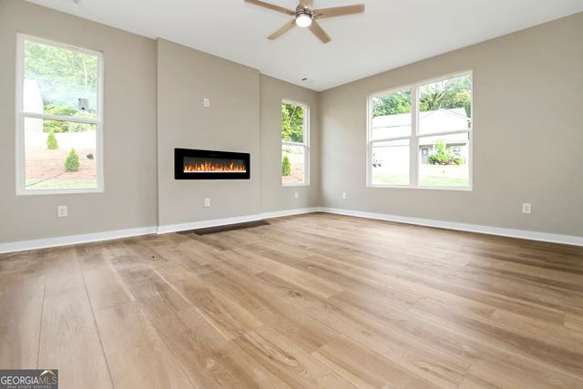 123 Duck Walk Way, Hogansville, GA 30230