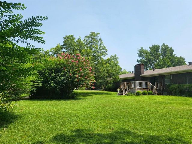 42 thompson, Clarksville, AR 72830