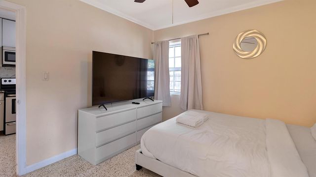 802 N J Street, Lake Worth Beach, FL 33460
