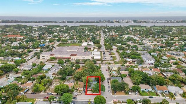 802 N J Street, Lake Worth Beach, FL 33460