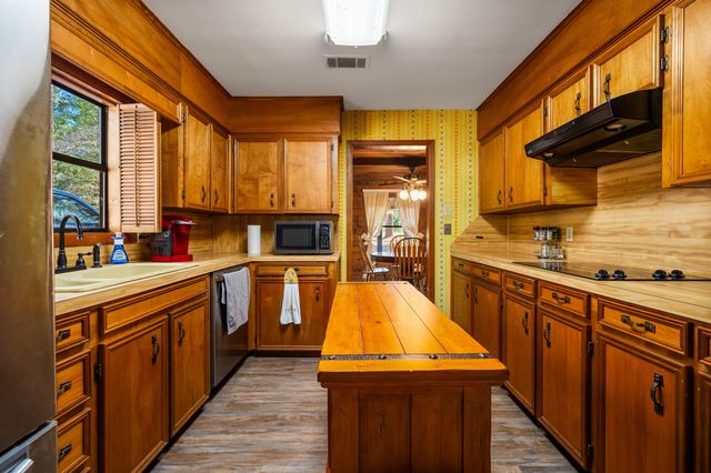 121 Calvin St, Anacoco, LA 71403