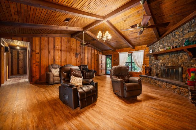 121 Calvin St, Anacoco, LA 71403