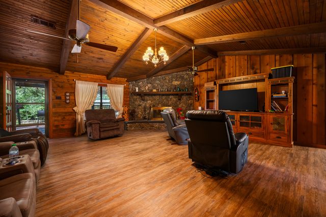 121 Calvin St, Anacoco, LA 71403