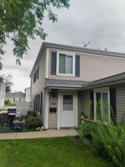 1226 COVE Drive, Prospect Heights, IL 60070