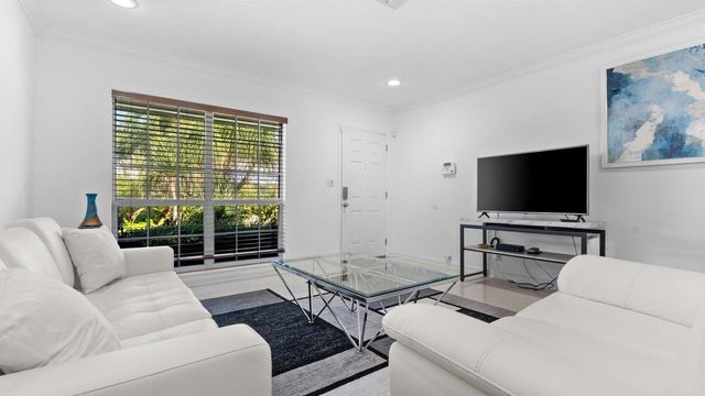 410 Venetian Drive, Delray Beach, FL 33483