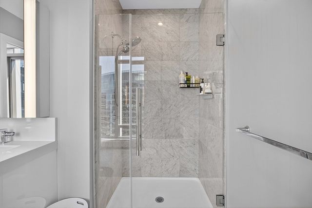 135 Seaport Blvd 2001, Boston, MA 02110