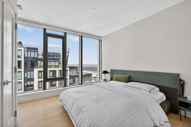 135 Seaport Blvd 2001, Boston, MA 02110
