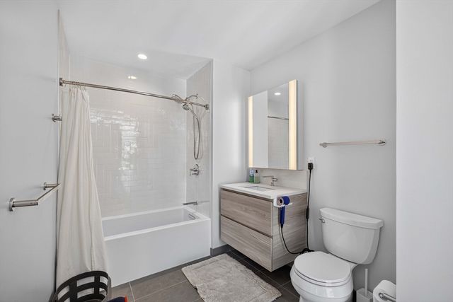 135 Seaport Blvd 2001, Boston, MA 02110