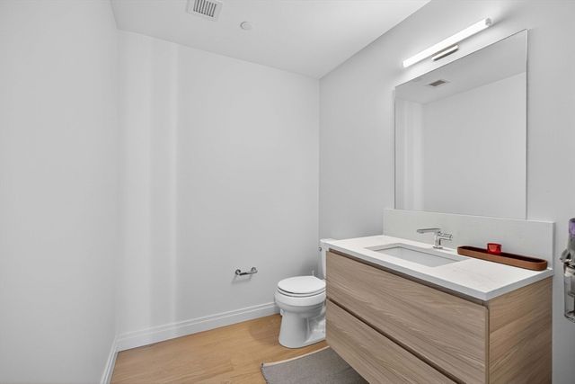 135 Seaport Blvd 2001, Boston, MA 02110