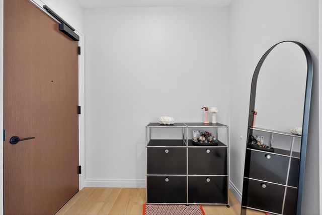 135 Seaport Blvd 2001, Boston, MA 02110