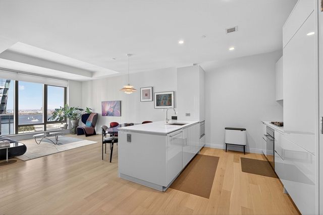 135 Seaport Blvd 2001, Boston, MA 02110