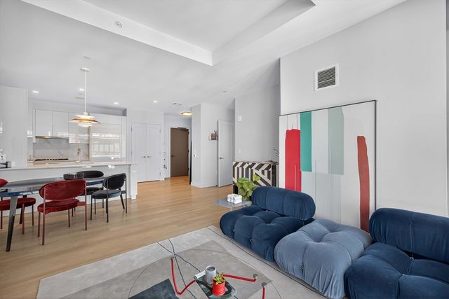 135 Seaport Blvd 2001, Boston, MA 02110