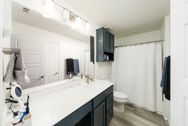 7105 Gray Catbird DR 52, Austin, TX 78744