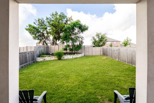 7105 Gray Catbird DR 52, Austin, TX 78744