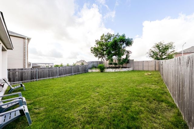 7105 Gray Catbird DR 52, Austin, TX 78744