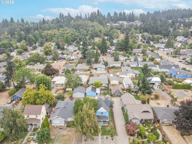 601 S WATER St, Silverton, OR 97381