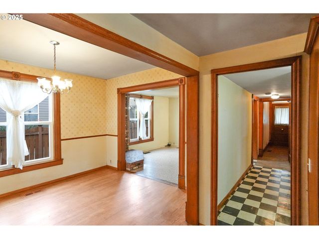 601 S WATER St, Silverton, OR 97381