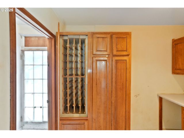 601 S WATER St, Silverton, OR 97381