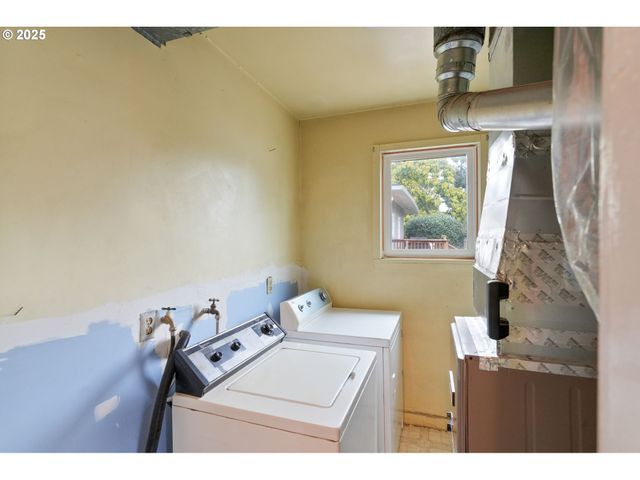 601 S WATER St, Silverton, OR 97381