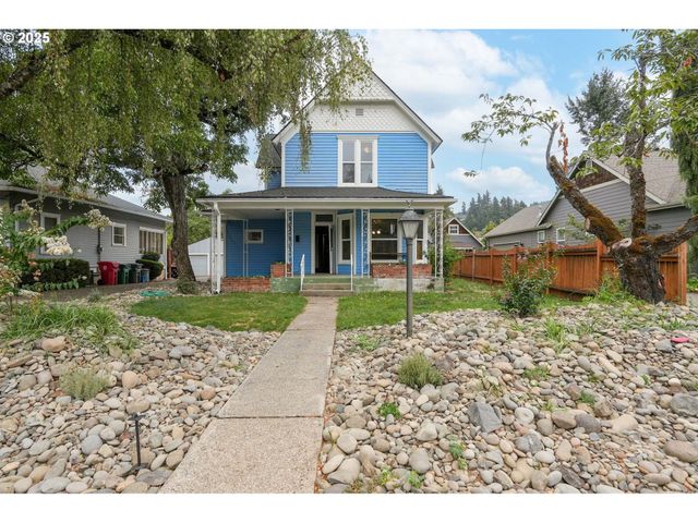 601 S WATER St, Silverton, OR 97381