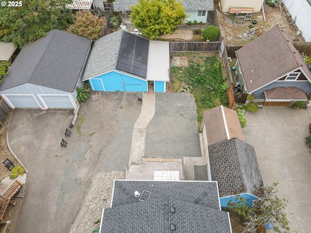 601 S WATER St, Silverton, OR 97381