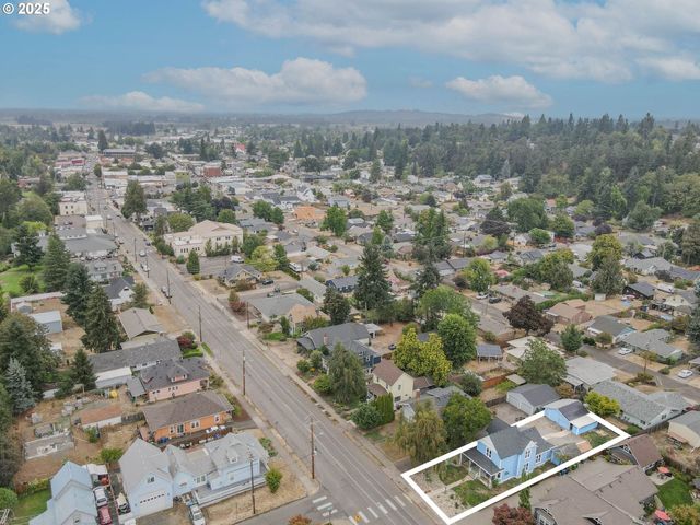 601 S WATER St, Silverton, OR 97381