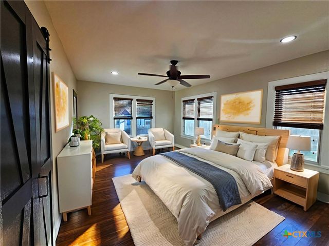 624 S Austin Street, Seguin, TX 78155