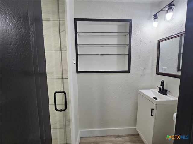 624 S Austin Street, Seguin, TX 78155