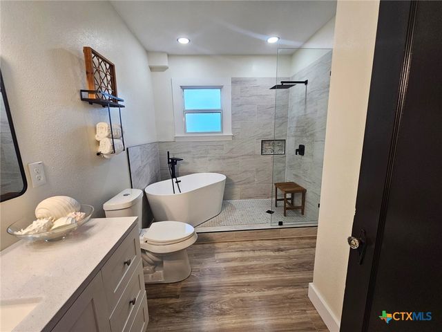 624 S Austin Street, Seguin, TX 78155