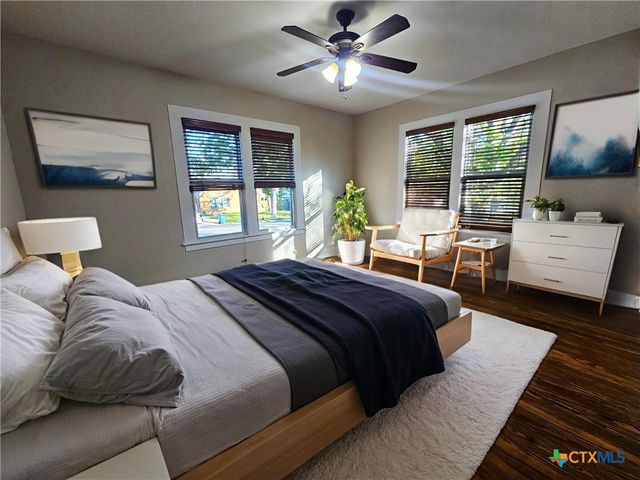 624 S Austin Street, Seguin, TX 78155