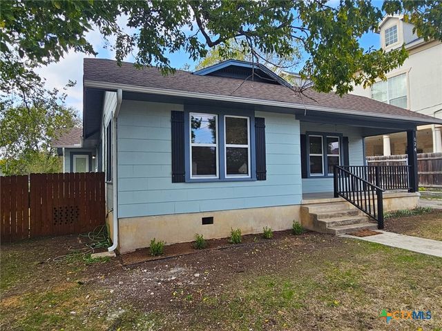 624 S Austin Street, Seguin, TX 78155