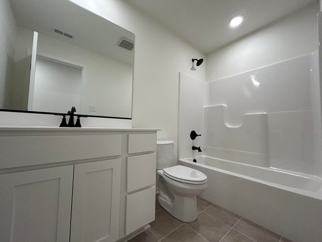 3853 Angel Oak Lane, Valparaiso, IN 46385