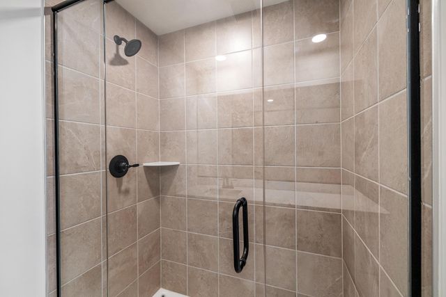3853 Angel Oak Lane, Valparaiso, IN 46385