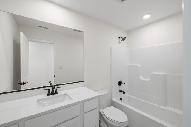 3853 Angel Oak Lane, Valparaiso, IN 46385