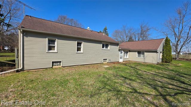 1288 Shoman Street, Waterford, MI 48327