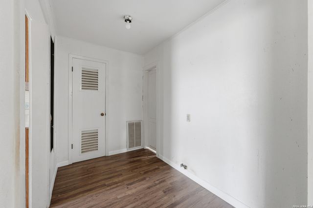 703 E Weinert, Seguin, TX 78155