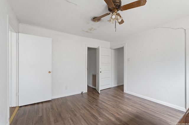 703 E Weinert, Seguin, TX 78155